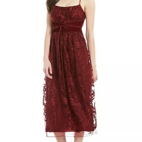 Max Studio Dresses & Skirts - 🌷MSSP Burgundy Floral Lace Midi Dress Garnet